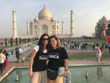 Ana y Elvira en el Taj Mahal, febrero 2018